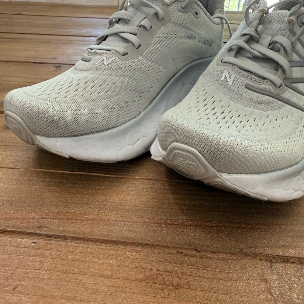 New Balance Women's Fresh Foam Shoes 8.5 Wide - Picture 6 of 15
